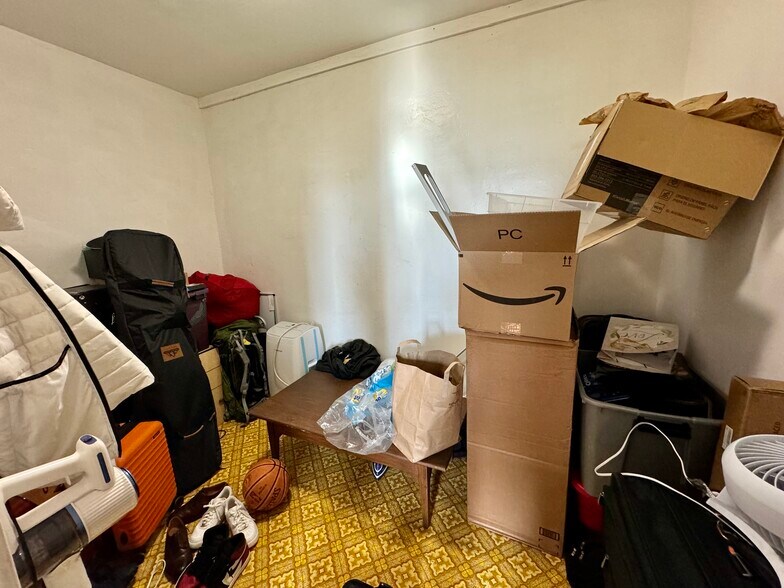 Building Photo - 872 Huntington Ave