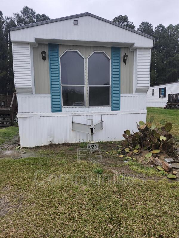 Building Photo - 1023 Crystal Blvd