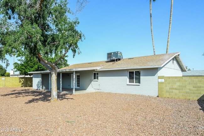 Building Photo - 3543 W Lupine Ave