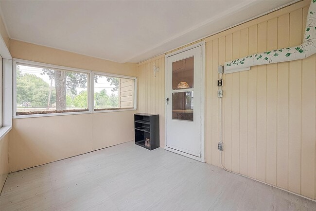 Building Photo - 2520 Richmond St