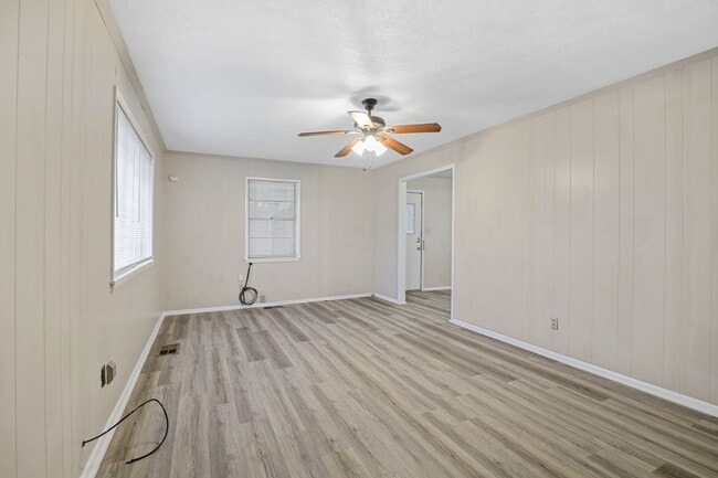 Building Photo - QUAINT 2 Bed, 1 Bath Home in Blue Ridge!! FREE SECOND MONTH OF RENT!