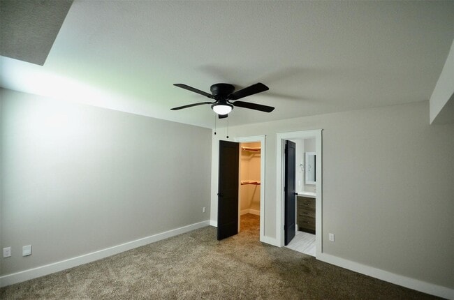 Building Photo - 4735 Redbud St