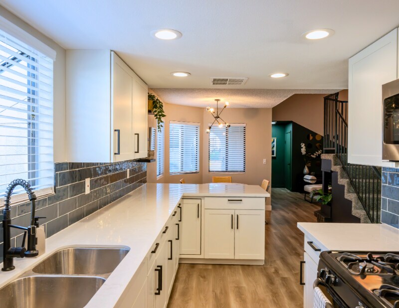 Building Photo - 7804 Sparkle Ave