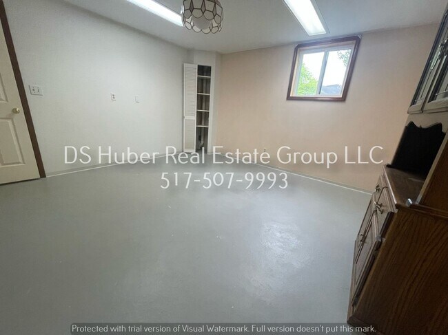 Building Photo - 1114 Dillon Cir