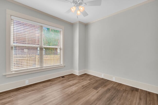 Building Photo - Renovated 3 Bedroom 3.5 Bath Home for Rent!
