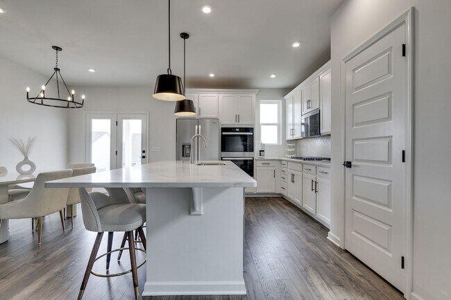 Building Photo - 945 Pleasant Ridge Run