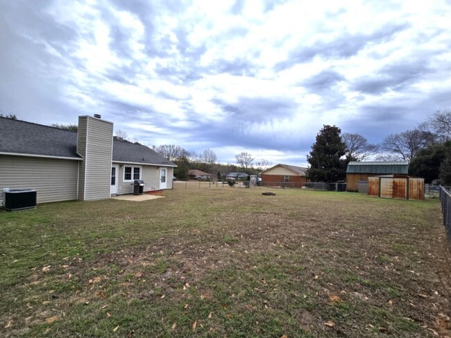 Building Photo - 5945 Lost Creek Dr