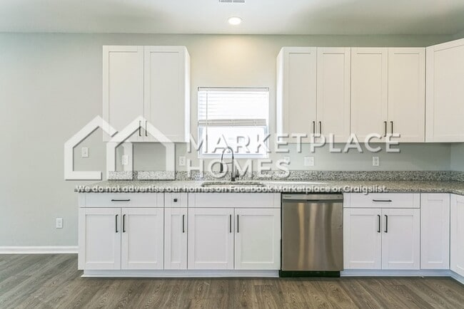 Building Photo - 731 30th St