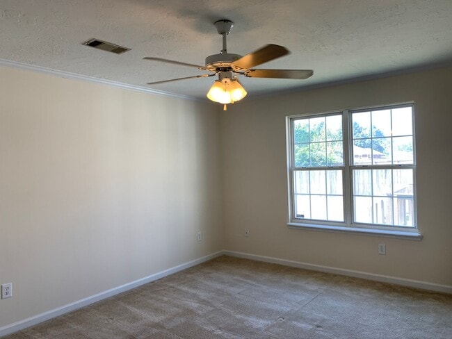 Building Photo - Close to Gate 6 Ft. Eisenhower.