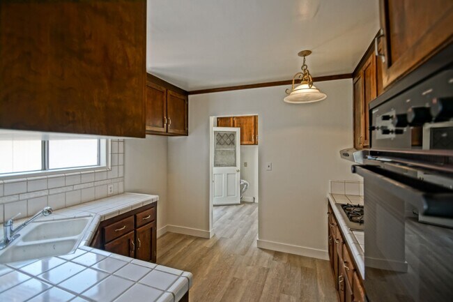 Building Photo - 5512 Wiseburn St
