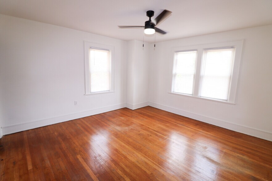 Building Photo - 2631 Bellevue Ave