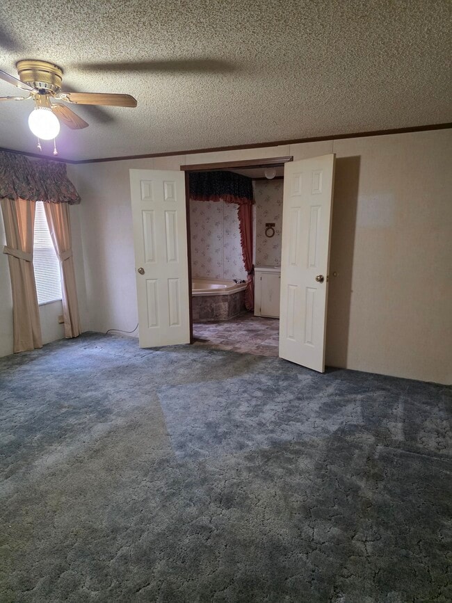 Building Photo - 144 Matthews St