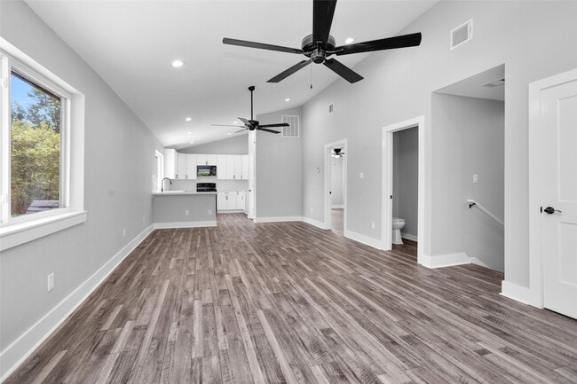 Building Photo - 101 April Point Pl