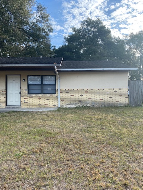 Building Photo - 2/2 in DeLand, close to 17-92, $1,500/month