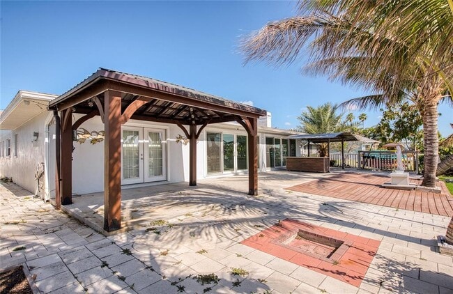 Building Photo - 551 Crystal Dr