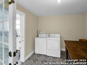 Building Photo - 713 Aransas Ave