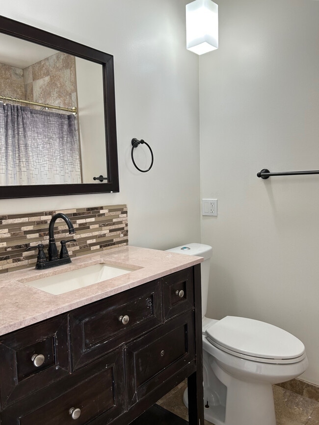 Building Photo - 54865 Avenida Vallejo