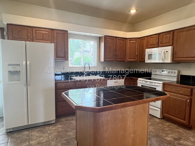 Building Photo - 6944 Lost Springs Dr