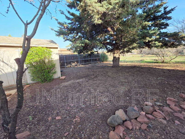 Building Photo - 490 Deer Pass Dr