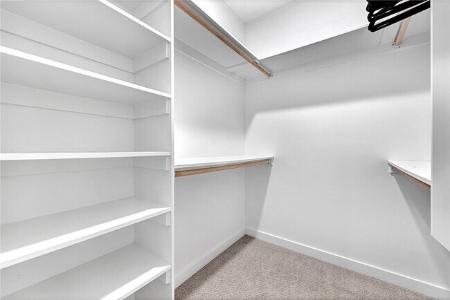 Building Photo - 1433 S Duncan Ave