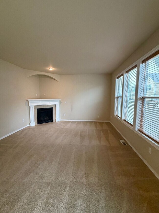 Building Photo - 7125 Axis St SE