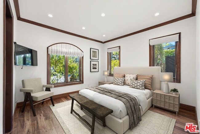 Building Photo - 2108 San Ysidro Dr