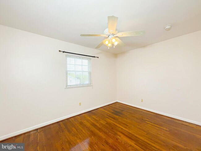 Building Photo - 3217 St Lukes Ln