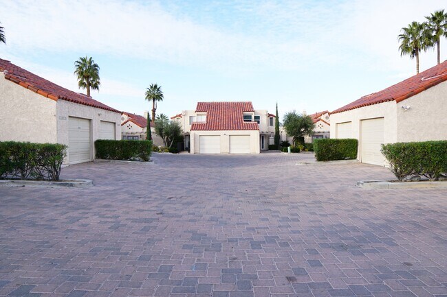 Building Photo - 73486 Shadow Mountain Dr