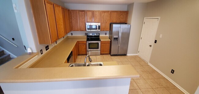 Building Photo - 3 Bedroom Home in North Charlotte