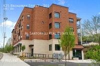 Building Photo - 425 Broadway St