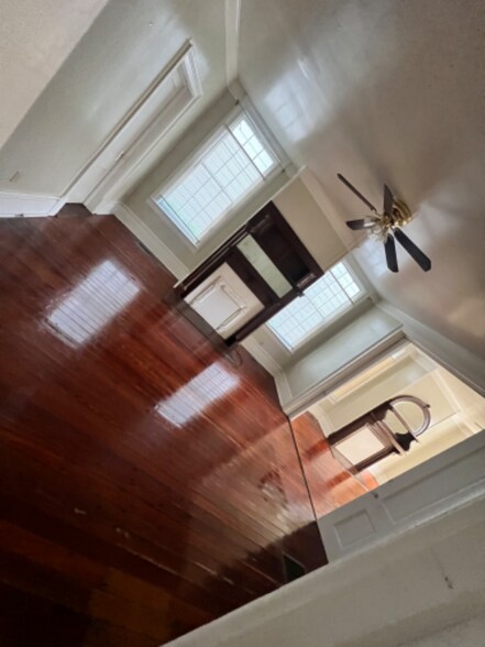 Building Photo - 316 W Duffy St