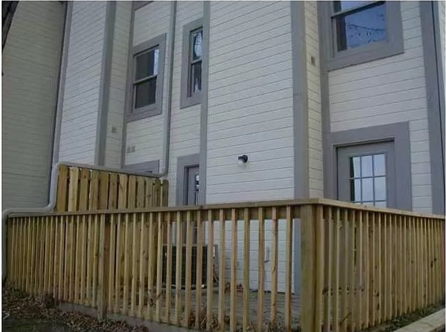 Building Photo - 6086 S Bay Dr