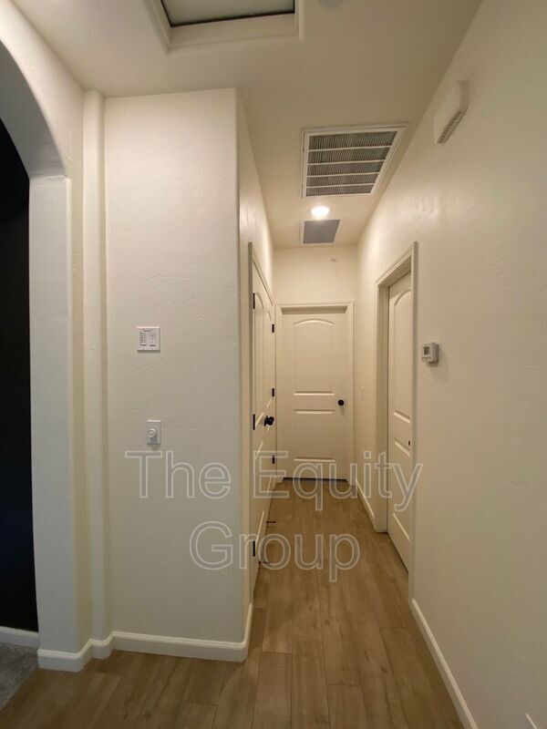 Building Photo - 3212 N Noyes Ct