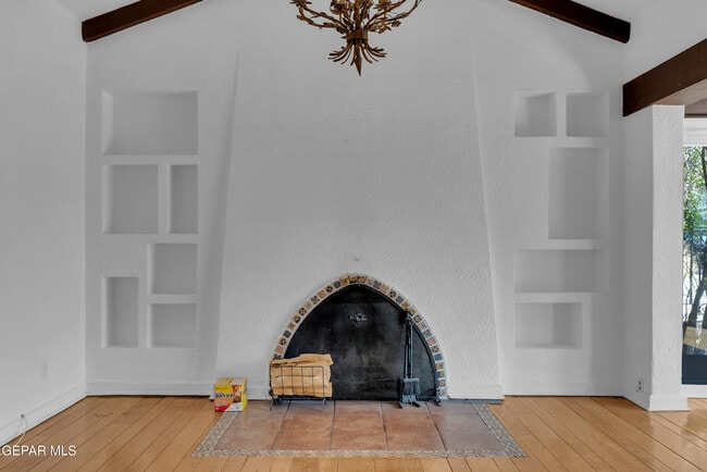 Building Photo - 923 McKelligon Dr