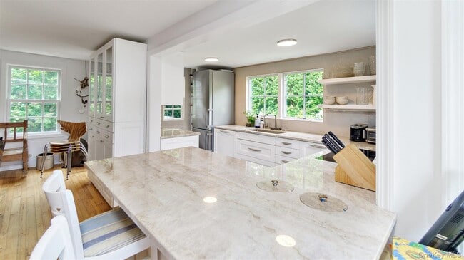 Building Photo - 9 Ocame Ave