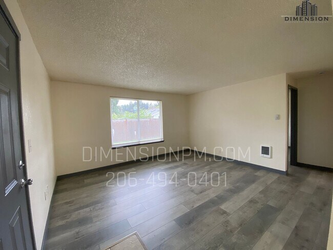 Building Photo - Convenient 1 bed 1 bath Units!