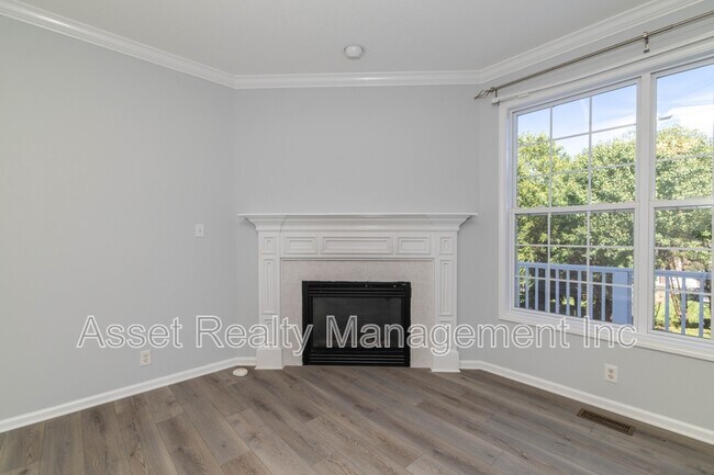 Building Photo - 1217 Dreamview Ln