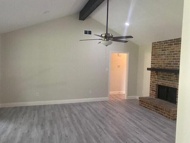 Building Photo - 9470 Landis Dr