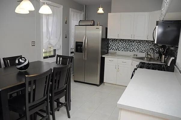 Building Photo - 504 Grand St