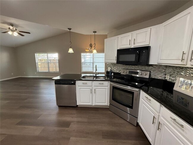 Building Photo - 1337 Coolmont Dr