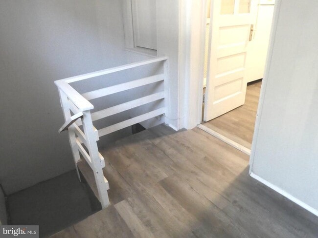 Building Photo - 1213 S 54th St