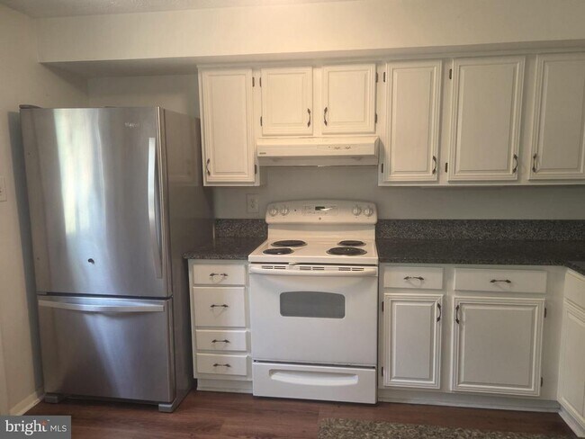 Building Photo - 7915 Tyson Oaks Cir