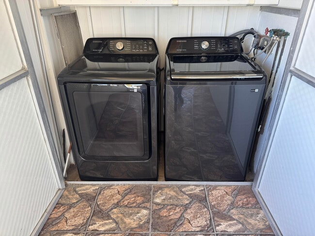 Building Photo - 669 Monaco Ct