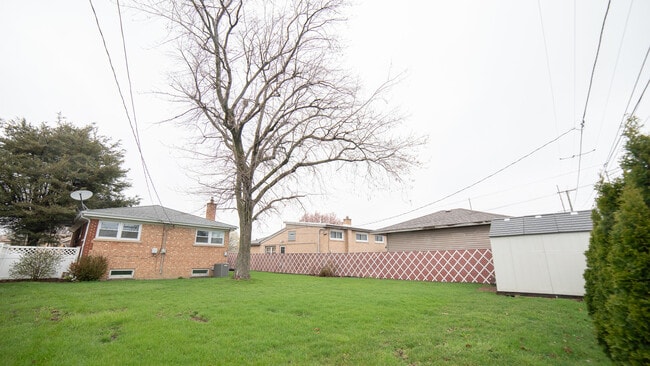 Building Photo - 4841 Lamb Dr