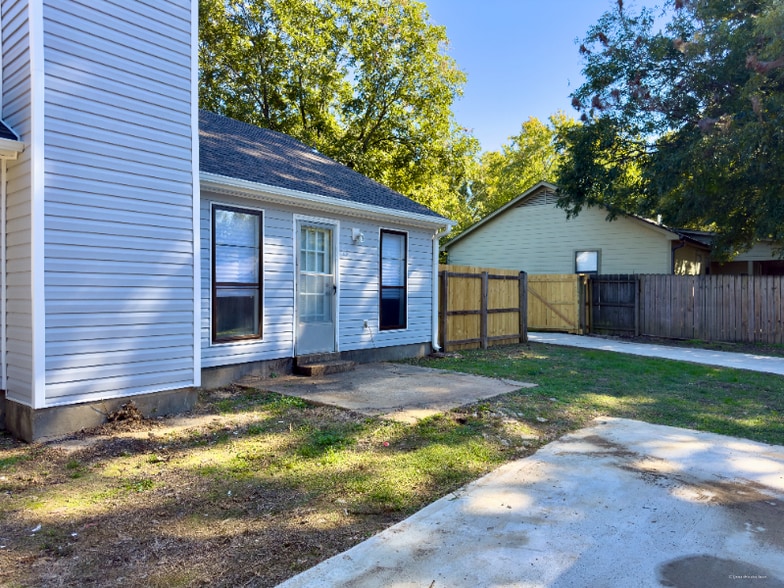 Building Photo - 3093 Barrycrest Dr