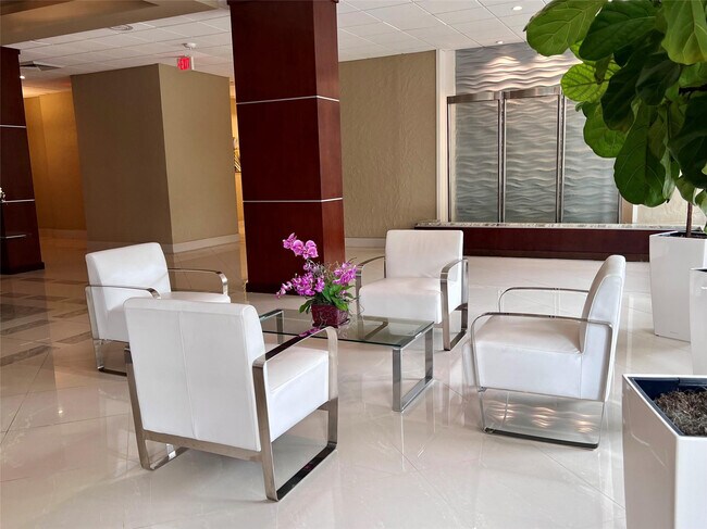 Building Photo - 4250 Galt Ocean Dr