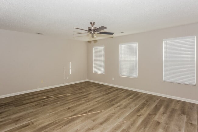 Building Photo - 5830 Dove Point Dr SW