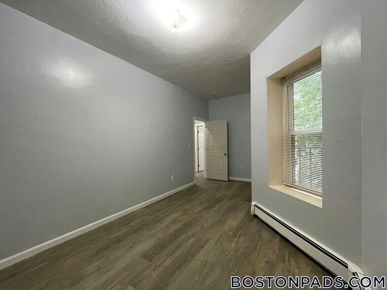 Building Photo - 114 Mt Pleasant Ave