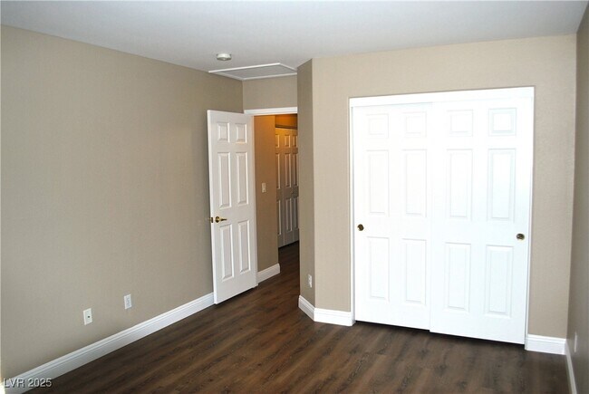 Building Photo - 9955 Burton Lake Ct