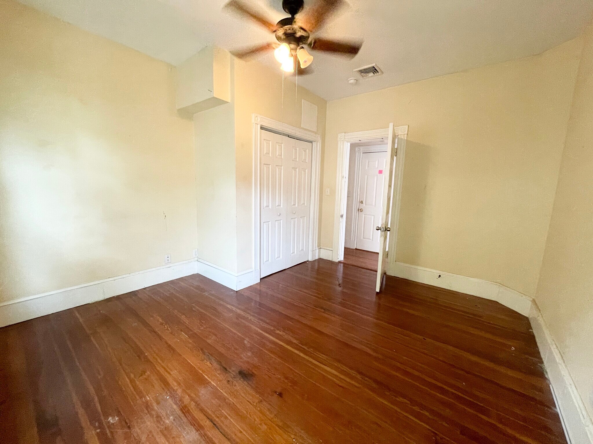 Building Photo - 111 Hillside St